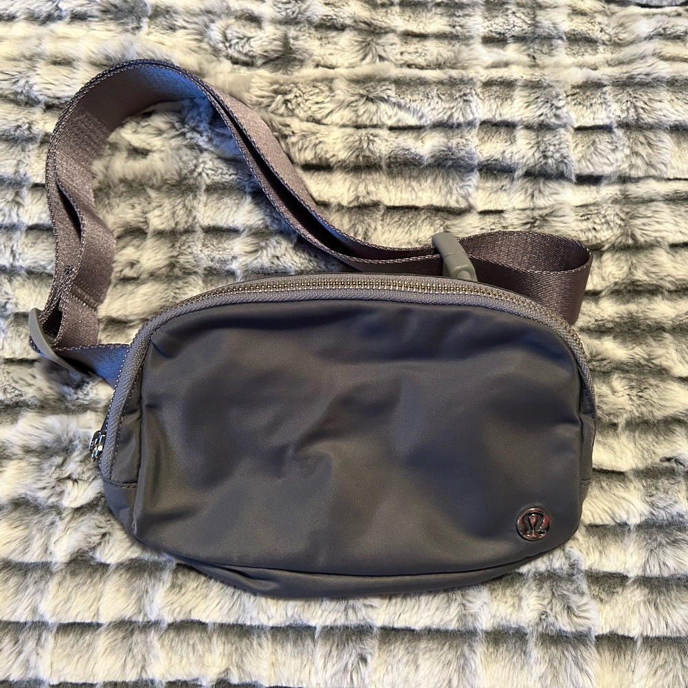 Lululemon belt bag